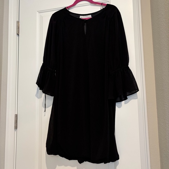 Zara Dresses & Skirts - Zara Basic women’s black flowy dress size M